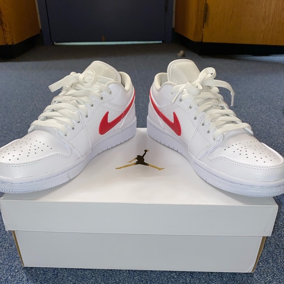 JORDAN 1 Low University Red - Picture 3 of 5